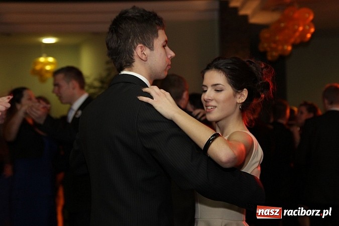 Zdjęcie w galerii na portalu naszraciborz.pl: 100 dni do matury, czyli studniówka raciborskiego Mechanika w Amadeusie wiadomości z regionu