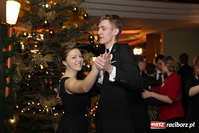 Zdjęcie w galerii na portalu naszraciborz.pl: 100 dni do matury, czyli studniówka raciborskiego Mechanika w Amadeusie wiadomości z regionu