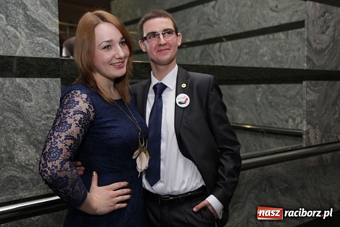 Zdjęcie w galerii na portalu naszraciborz.pl: 100 dni do matury, czyli studniówka raciborskiego Mechanika w Amadeusie wiadomości z regionu