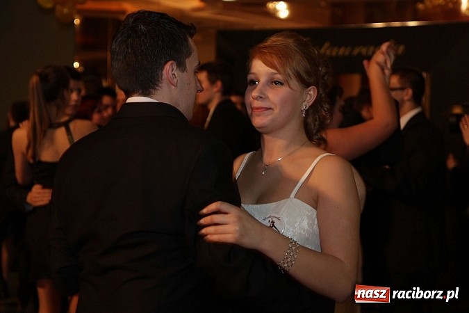 Zdjęcie w galerii na portalu naszraciborz.pl: 100 dni do matury, czyli studniówka raciborskiego Mechanika w Amadeusie wiadomości z regionu