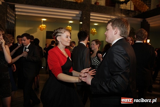 Zdjęcie w galerii na portalu naszraciborz.pl: 100 dni do matury, czyli studniówka raciborskiego Mechanika w Amadeusie wiadomości z regionu