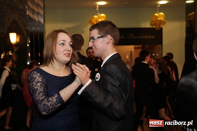 Zdjęcie w galerii na portalu naszraciborz.pl: 100 dni do matury, czyli studniówka raciborskiego Mechanika w Amadeusie wiadomości z regionu