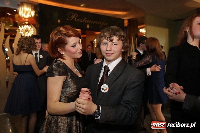 Zdjęcie w galerii na portalu naszraciborz.pl: 100 dni do matury, czyli studniówka raciborskiego Mechanika w Amadeusie wiadomości z regionu