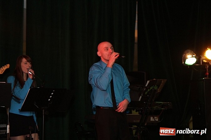 Zdjęcie w galerii na portalu naszraciborz.pl: 100 dni do matury, czyli studniówka raciborskiego Mechanika w Amadeusie wiadomości z regionu