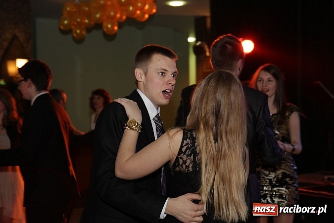 Zdjęcie w galerii na portalu naszraciborz.pl: 100 dni do matury, czyli studniówka raciborskiego Mechanika w Amadeusie wiadomości z regionu