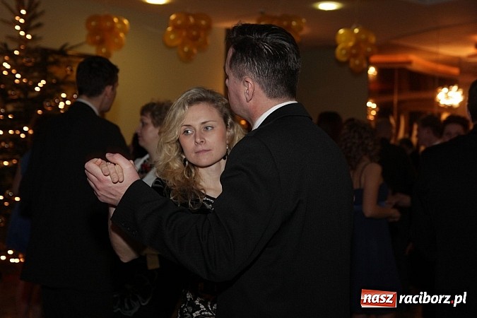 Zdjęcie w galerii na portalu naszraciborz.pl: 100 dni do matury, czyli studniówka raciborskiego Mechanika w Amadeusie wiadomości z regionu