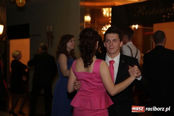 Zdjęcie w galerii na portalu naszraciborz.pl: 100 dni do matury, czyli studniówka raciborskiego Mechanika w Amadeusie wiadomości z regionu