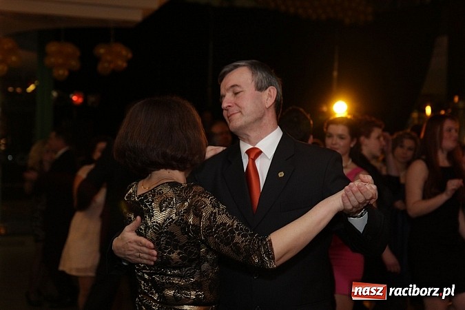 Zdjęcie w galerii na portalu naszraciborz.pl: 100 dni do matury, czyli studniówka raciborskiego Mechanika w Amadeusie wiadomości z regionu