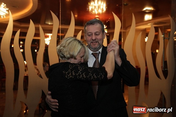 Zdjęcie w galerii na portalu naszraciborz.pl: 100 dni do matury, czyli studniówka raciborskiego Mechanika w Amadeusie wiadomości z regionu