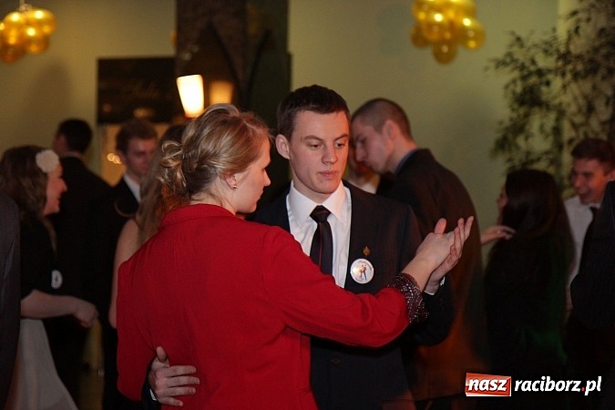 Zdjęcie w galerii na portalu naszraciborz.pl: 100 dni do matury, czyli studniówka raciborskiego Mechanika w Amadeusie wiadomości z regionu