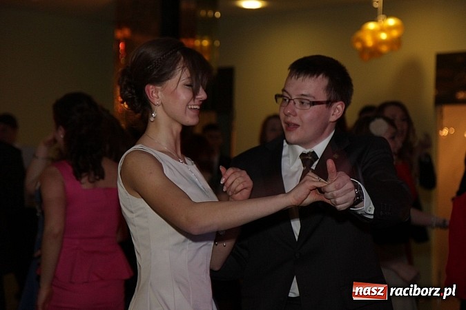 Zdjęcie w galerii na portalu naszraciborz.pl: 100 dni do matury, czyli studniówka raciborskiego Mechanika w Amadeusie wiadomości z regionu