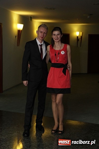 Zdjęcie w galerii na portalu naszraciborz.pl: 100 dni do matury, czyli studniówka raciborskiego Mechanika w Amadeusie wiadomości z regionu