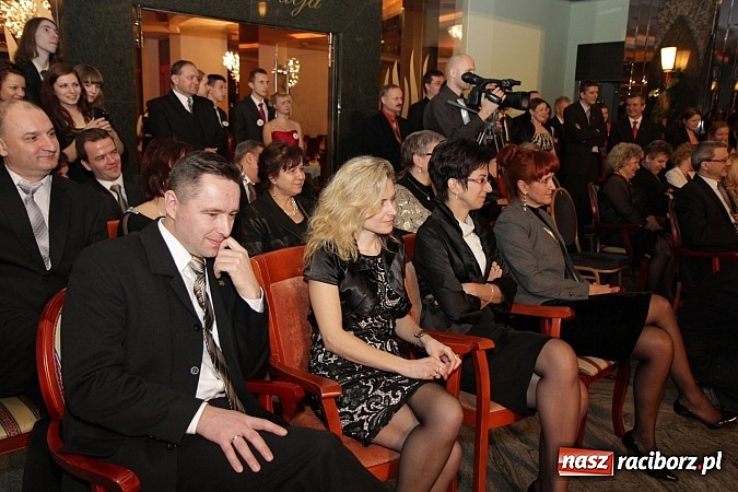 Zdjęcie w galerii na portalu naszraciborz.pl: 100 dni do matury, czyli studniówka raciborskiego Mechanika w Amadeusie wiadomości z regionu