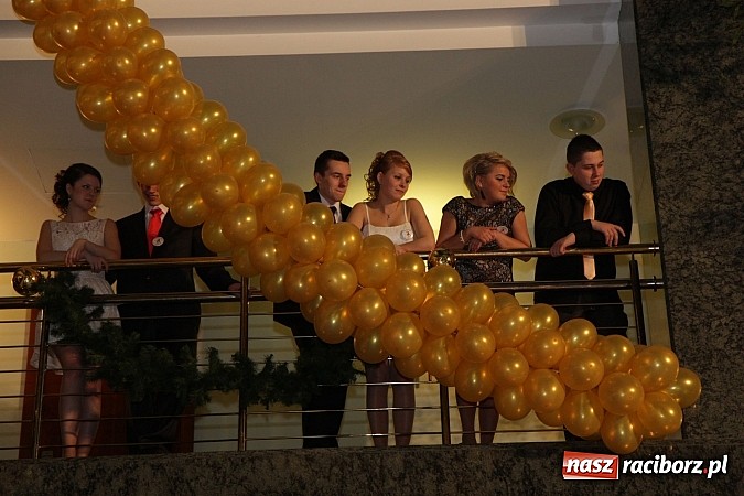 Zdjęcie w galerii na portalu naszraciborz.pl: 100 dni do matury, czyli studniówka raciborskiego Mechanika w Amadeusie wiadomości z regionu