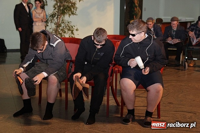 Zdjęcie w galerii na portalu naszraciborz.pl: 100 dni do matury, czyli studniówka raciborskiego Mechanika w Amadeusie wiadomości z regionu