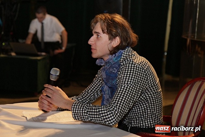 Zdjęcie w galerii na portalu naszraciborz.pl: 100 dni do matury, czyli studniówka raciborskiego Mechanika w Amadeusie wiadomości z regionu