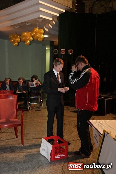 Zdjęcie w galerii na portalu naszraciborz.pl: 100 dni do matury, czyli studniówka raciborskiego Mechanika w Amadeusie wiadomości z regionu