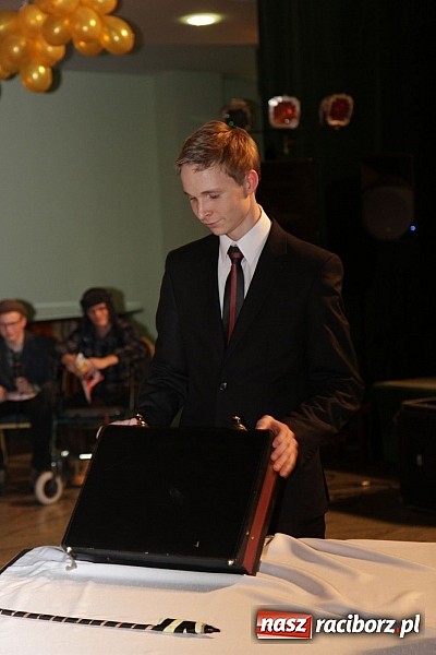 Zdjęcie w galerii na portalu naszraciborz.pl: 100 dni do matury, czyli studniówka raciborskiego Mechanika w Amadeusie wiadomości z regionu