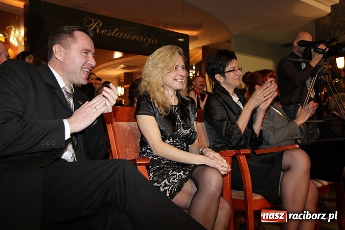 Zdjęcie w galerii na portalu naszraciborz.pl: 100 dni do matury, czyli studniówka raciborskiego Mechanika w Amadeusie wiadomości z regionu