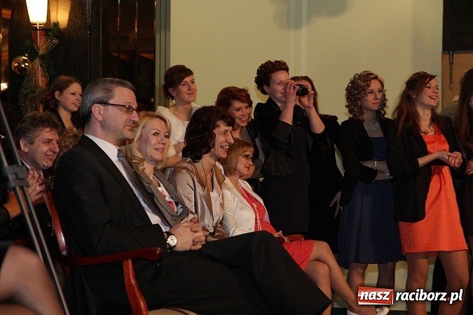 Zdjęcie w galerii na portalu naszraciborz.pl: 100 dni do matury, czyli studniówka raciborskiego Mechanika w Amadeusie wiadomości z regionu