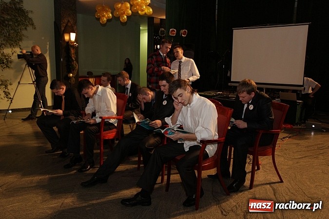 Zdjęcie w galerii na portalu naszraciborz.pl: 100 dni do matury, czyli studniówka raciborskiego Mechanika w Amadeusie wiadomości z regionu