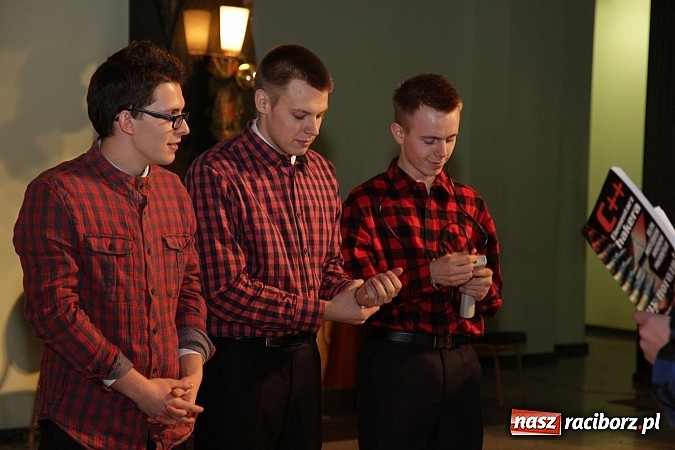 Zdjęcie w galerii na portalu naszraciborz.pl: 100 dni do matury, czyli studniówka raciborskiego Mechanika w Amadeusie wiadomości z regionu
