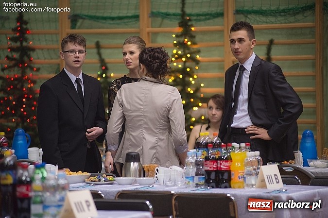 Zdjęcie w galerii na portalu naszraciborz.pl: Bal maturalny II LO im. Adama Mickiewicza wiadomości z regionu