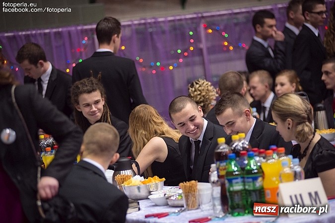 Zdjęcie w galerii na portalu naszraciborz.pl: Bal maturalny II LO im. Adama Mickiewicza wiadomości z regionu