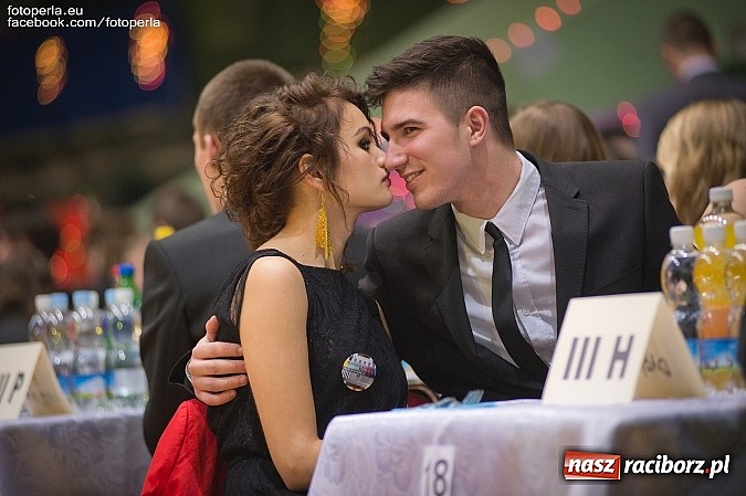 Zdjęcie w galerii na portalu naszraciborz.pl: Bal maturalny II LO im. Adama Mickiewicza wiadomości z regionu