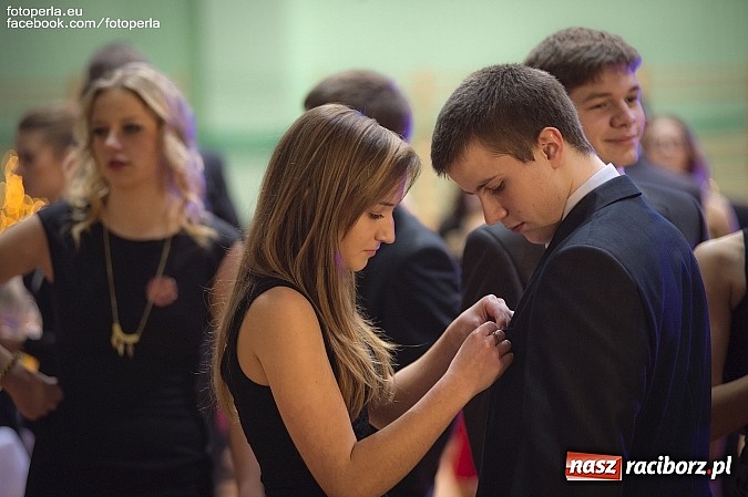 Zdjęcie w galerii na portalu naszraciborz.pl: Bal maturalny II LO im. Adama Mickiewicza wiadomości z regionu