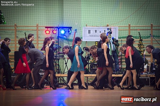 Zdjęcie w galerii na portalu naszraciborz.pl: Bal maturalny II LO im. Adama Mickiewicza wiadomości z regionu