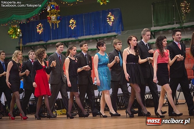 Zdjęcie w galerii na portalu naszraciborz.pl: Bal maturalny II LO im. Adama Mickiewicza wiadomości z regionu