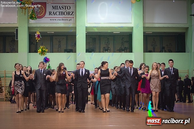 Zdjęcie w galerii na portalu naszraciborz.pl: Bal maturalny II LO im. Adama Mickiewicza wiadomości z regionu
