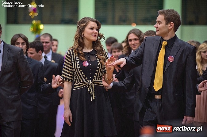 Zdjęcie w galerii na portalu naszraciborz.pl: Bal maturalny II LO im. Adama Mickiewicza wiadomości z regionu