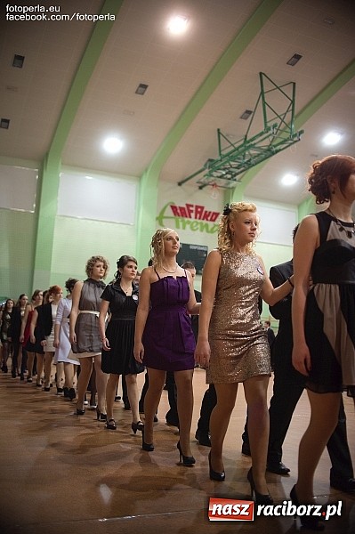 Zdjęcie w galerii na portalu naszraciborz.pl: Bal maturalny II LO im. Adama Mickiewicza wiadomości z regionu