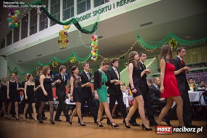 Zdjęcie w galerii na portalu naszraciborz.pl: Bal maturalny II LO im. Adama Mickiewicza wiadomości z regionu