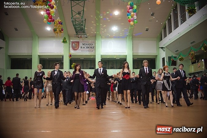 Zdjęcie w galerii na portalu naszraciborz.pl: Bal maturalny II LO im. Adama Mickiewicza wiadomości z regionu
