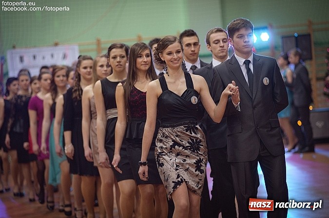 Zdjęcie w galerii na portalu naszraciborz.pl: Bal maturalny II LO im. Adama Mickiewicza wiadomości z regionu