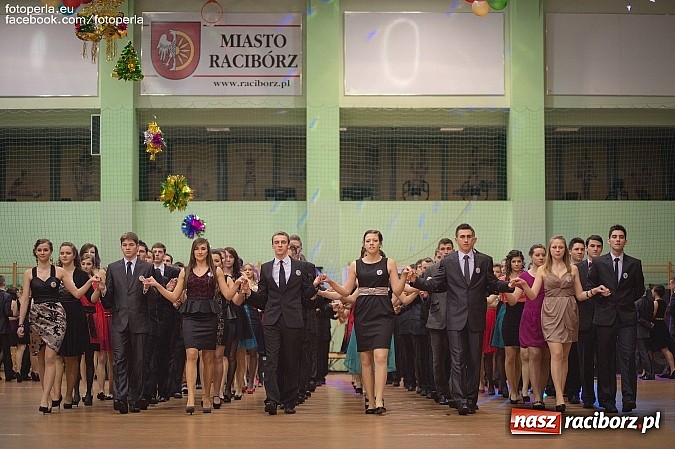 Zdjęcie w galerii na portalu naszraciborz.pl: Bal maturalny II LO im. Adama Mickiewicza wiadomości z regionu