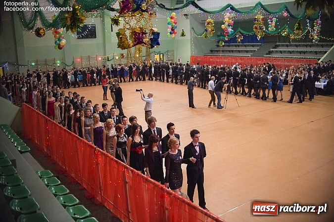 Zdjęcie w galerii na portalu naszraciborz.pl: Bal maturalny II LO im. Adama Mickiewicza wiadomości z regionu