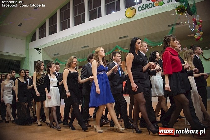 Zdjęcie w galerii na portalu naszraciborz.pl: Bal maturalny II LO im. Adama Mickiewicza wiadomości z regionu