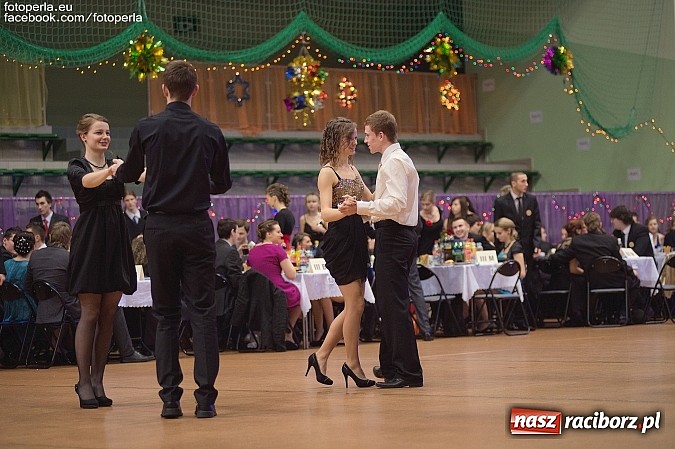 Zdjęcie w galerii na portalu naszraciborz.pl: Bal maturalny II LO im. Adama Mickiewicza wiadomości z regionu