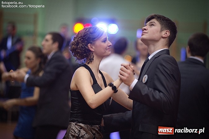 Zdjęcie w galerii na portalu naszraciborz.pl: Bal maturalny II LO im. Adama Mickiewicza wiadomości z regionu