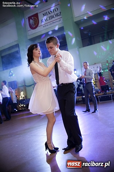 Zdjęcie w galerii na portalu naszraciborz.pl: Bal maturalny II LO im. Adama Mickiewicza wiadomości z regionu