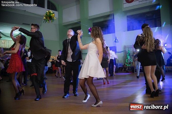 Zdjęcie w galerii na portalu naszraciborz.pl: Bal maturalny II LO im. Adama Mickiewicza wiadomości z regionu