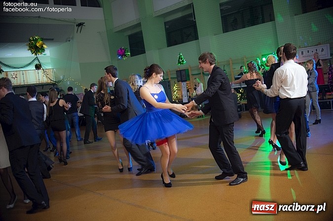 Zdjęcie w galerii na portalu naszraciborz.pl: Bal maturalny II LO im. Adama Mickiewicza wiadomości z regionu