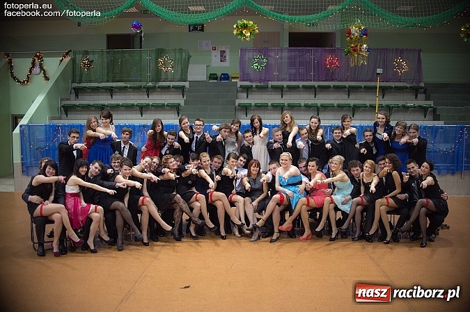 Zdjęcie w galerii na portalu naszraciborz.pl: Bal maturalny II LO im. Adama Mickiewicza wiadomości z regionu