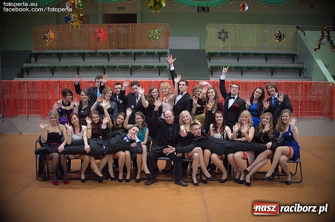 Zdjęcie w galerii na portalu naszraciborz.pl: Bal maturalny II LO im. Adama Mickiewicza wiadomości z regionu