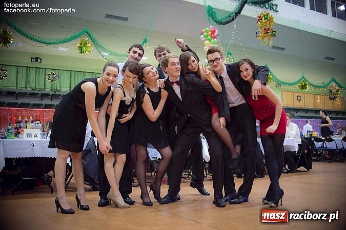Zdjęcie w galerii na portalu naszraciborz.pl: Bal maturalny II LO im. Adama Mickiewicza wiadomości z regionu
