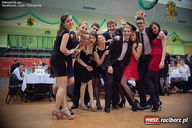 Zdjęcie w galerii na portalu naszraciborz.pl: Bal maturalny II LO im. Adama Mickiewicza wiadomości z regionu